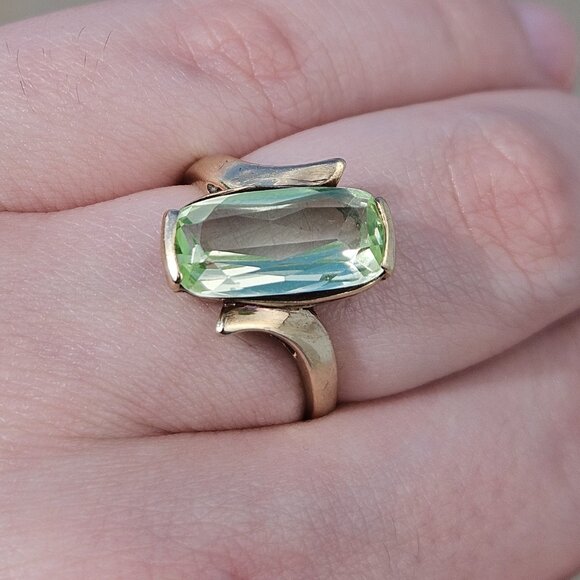 10K Yellow Gold Elongated Cushion Cut Uranium Glass Cocktail Ring Size 6.25 - Picture 6 of 16